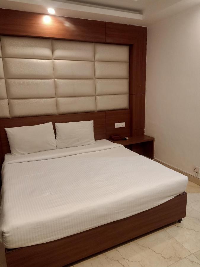 โฮเทลชอพัล กูโกน Hotel คูร์เคาน์ ภายนอก รูปภาพ