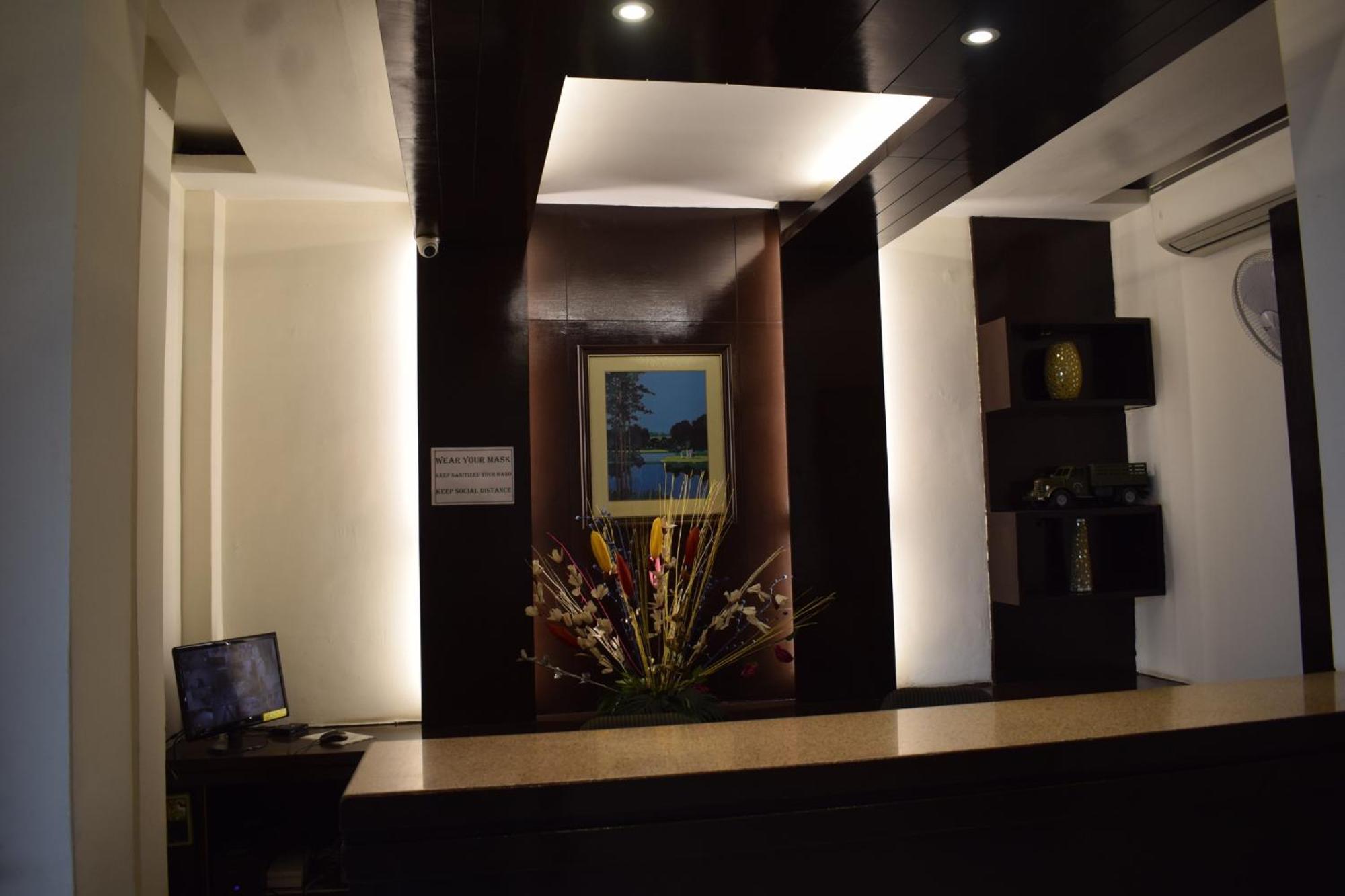 โฮเทลชอพัล กูโกน Hotel คูร์เคาน์ ภายนอก รูปภาพ