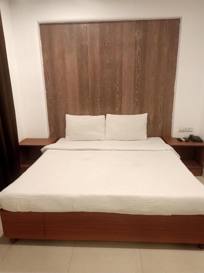 โฮเทลชอพัล กูโกน Hotel คูร์เคาน์ ภายนอก รูปภาพ