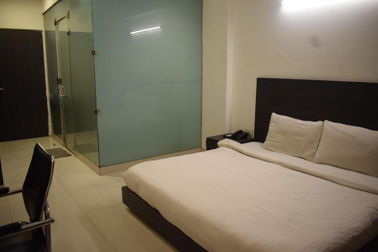 โฮเทลชอพัล กูโกน Hotel คูร์เคาน์ ภายนอก รูปภาพ