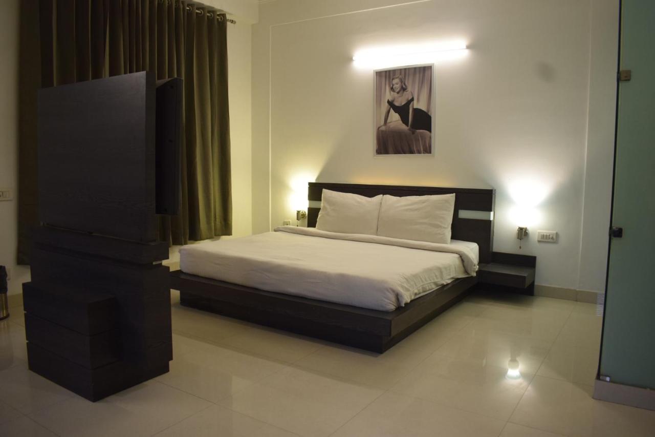 โฮเทลชอพัล กูโกน Hotel คูร์เคาน์ ภายนอก รูปภาพ