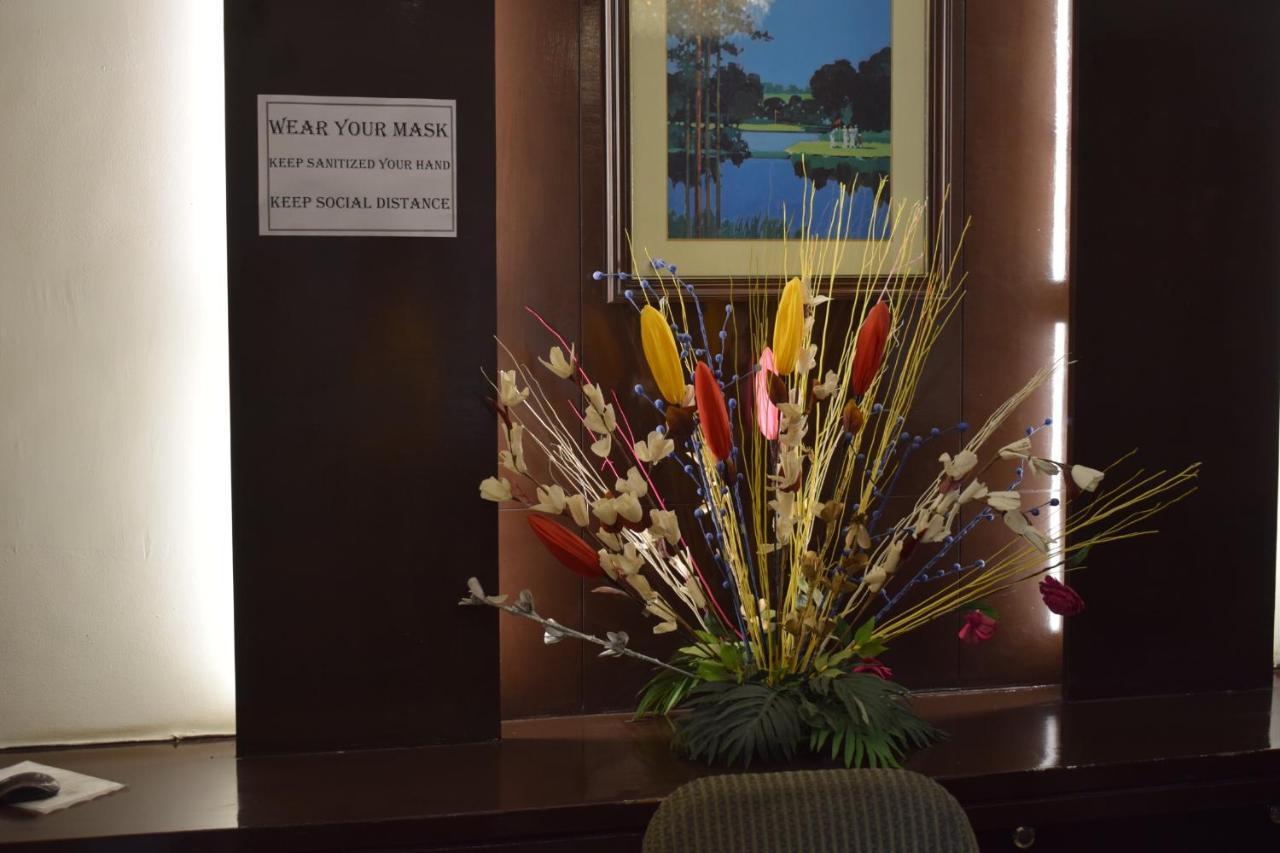 โฮเทลชอพัล กูโกน Hotel คูร์เคาน์ ภายนอก รูปภาพ