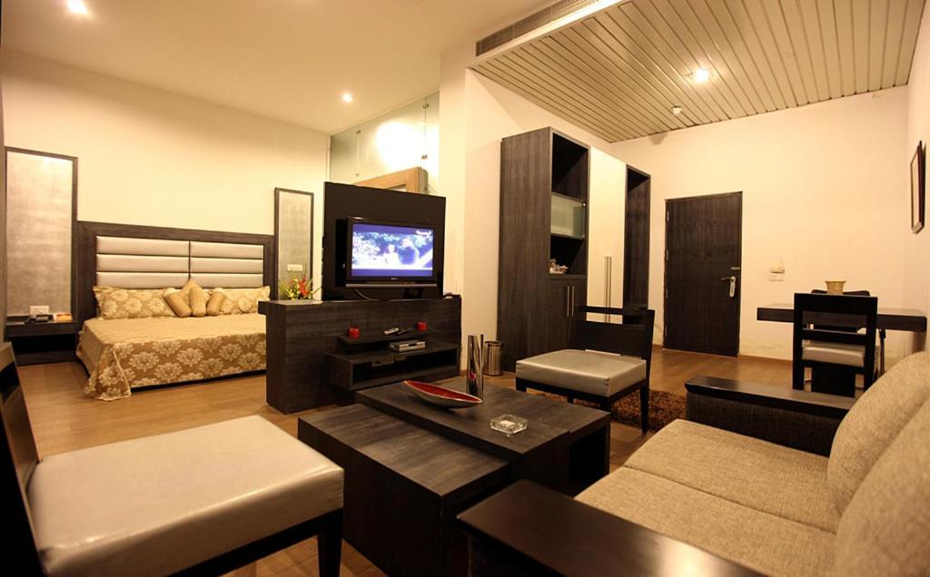 โฮเทลชอพัล กูโกน Hotel คูร์เคาน์ ภายนอก รูปภาพ
