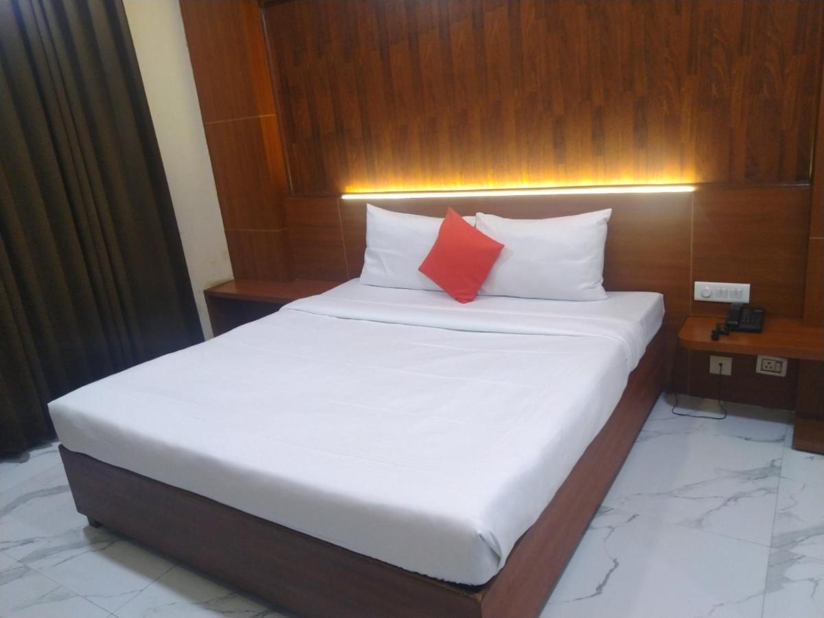 โฮเทลชอพัล กูโกน Hotel คูร์เคาน์ ภายนอก รูปภาพ