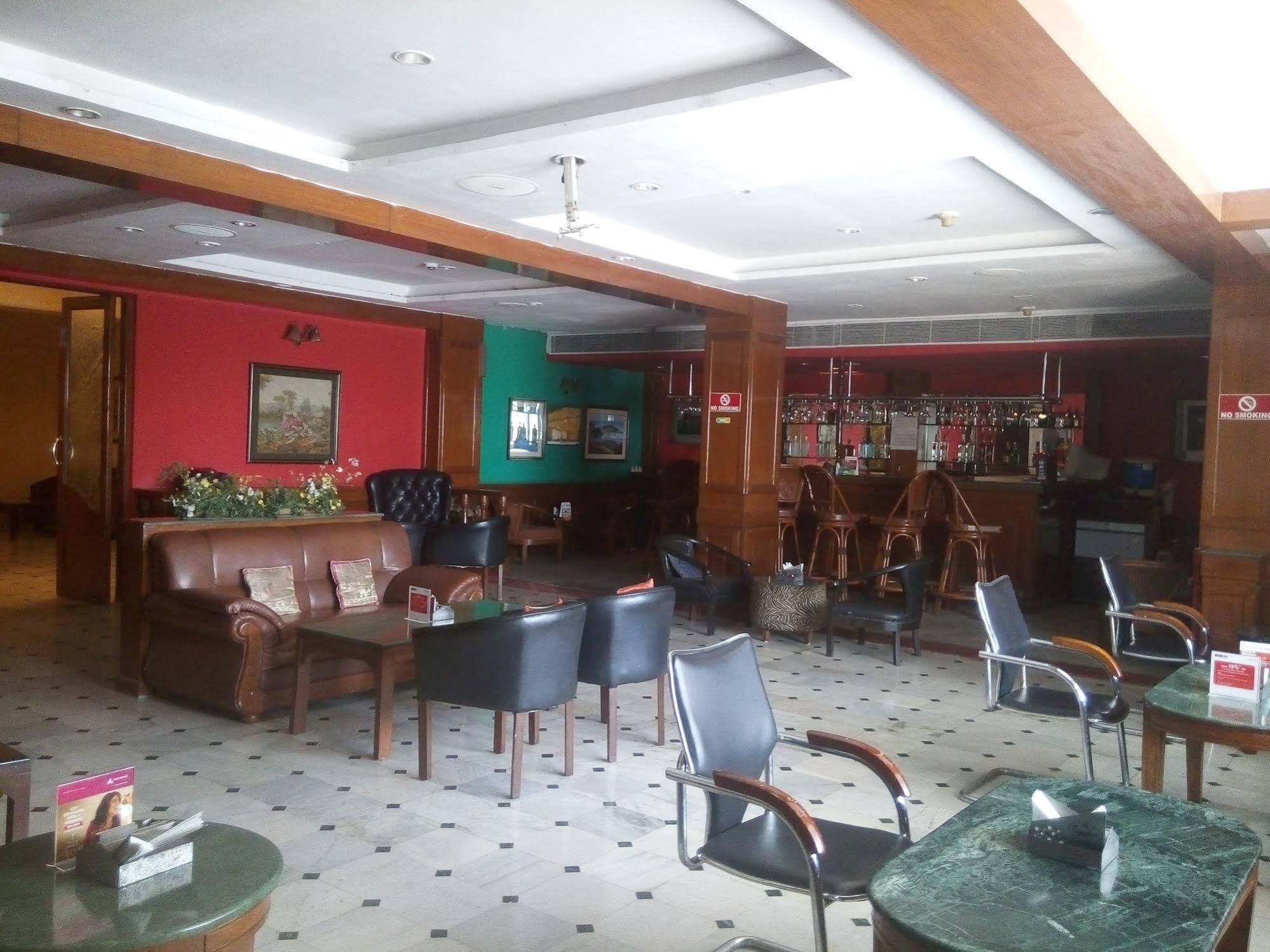 โฮเทลชอพัล กูโกน Hotel คูร์เคาน์ ภายนอก รูปภาพ
